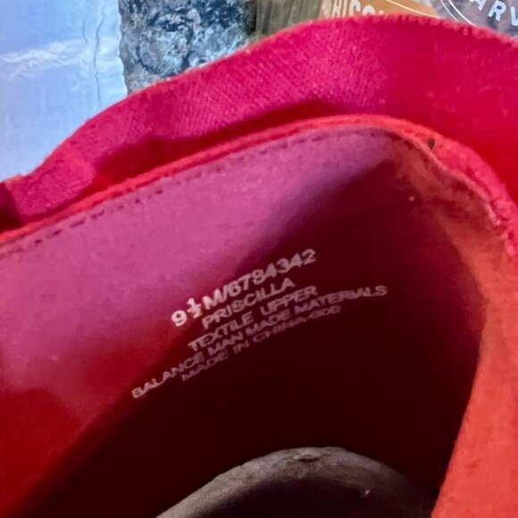 Impo Red Ruffled Heels - Picture 3 of 9